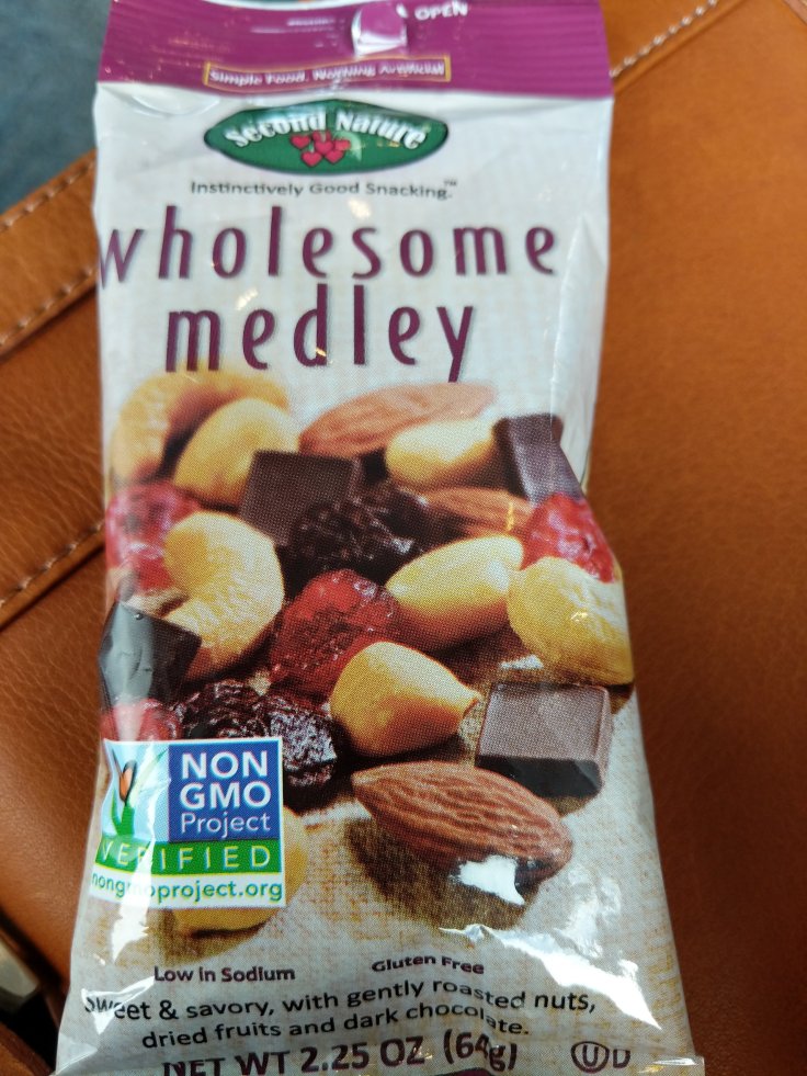 healthy snack at the airport, choices are limited